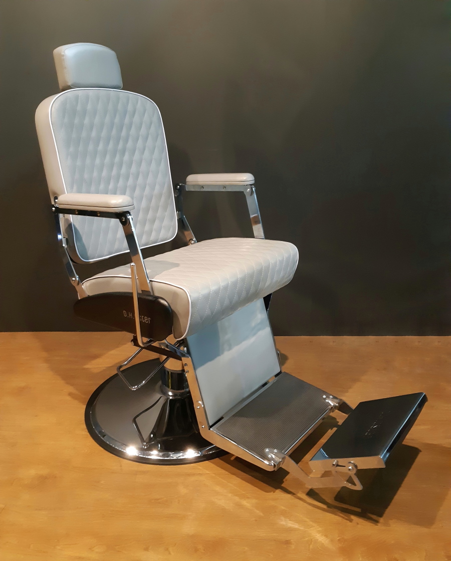 Cadeira de Barbeiro D.H.OSTER Diamond Cromo Black c/ 2º apoio